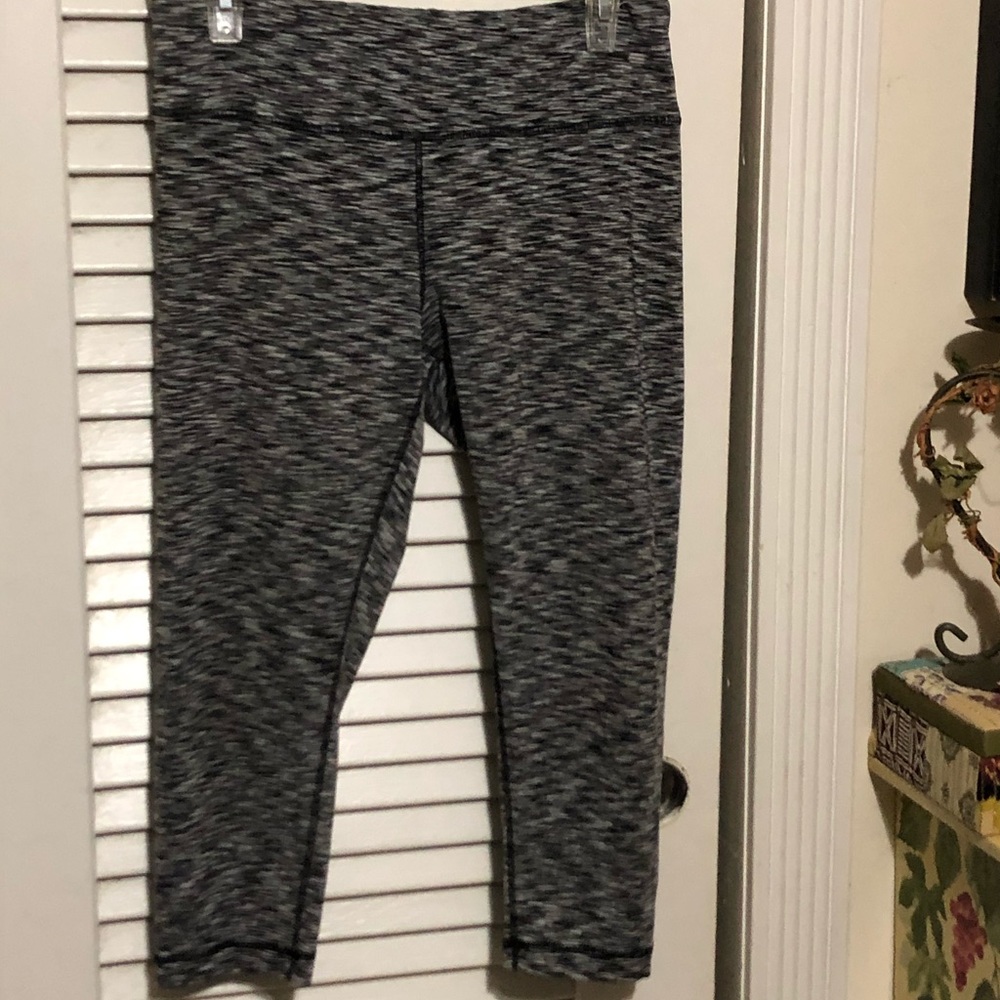 20 Degree Yoga Workout Leggings - Picture 3 of 7